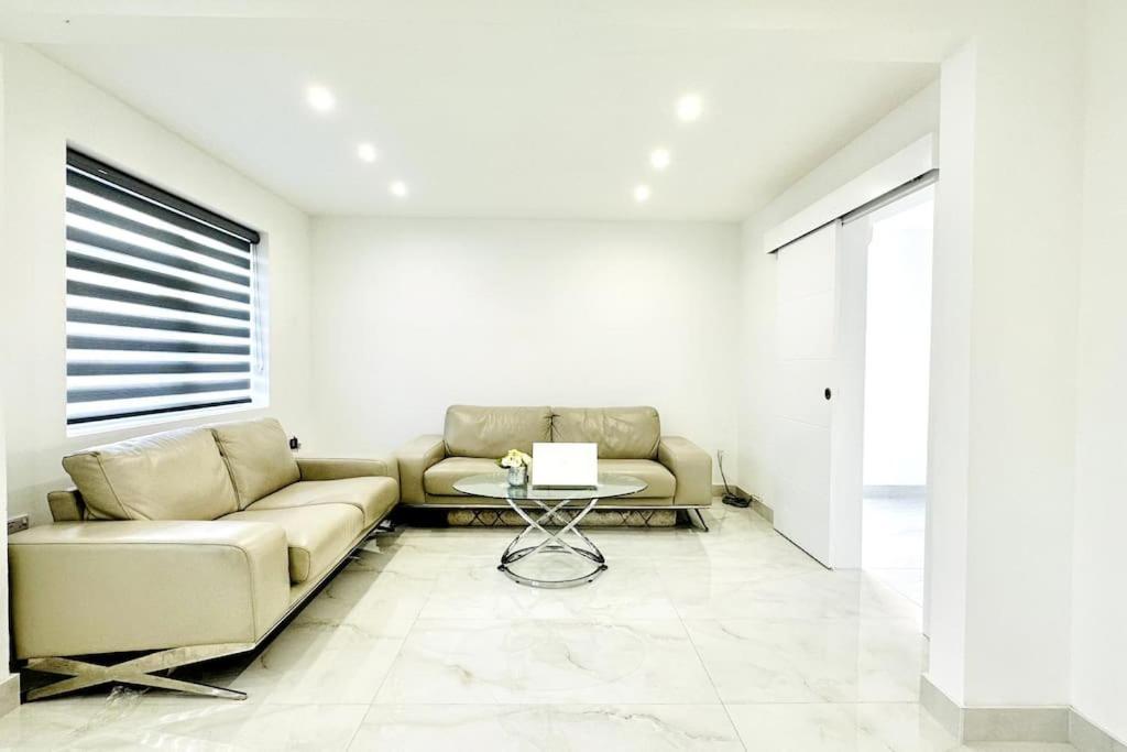 Beautiful 3 Bedroom House In London -Ensuite Bed Room 特威克纳姆 外观 照片